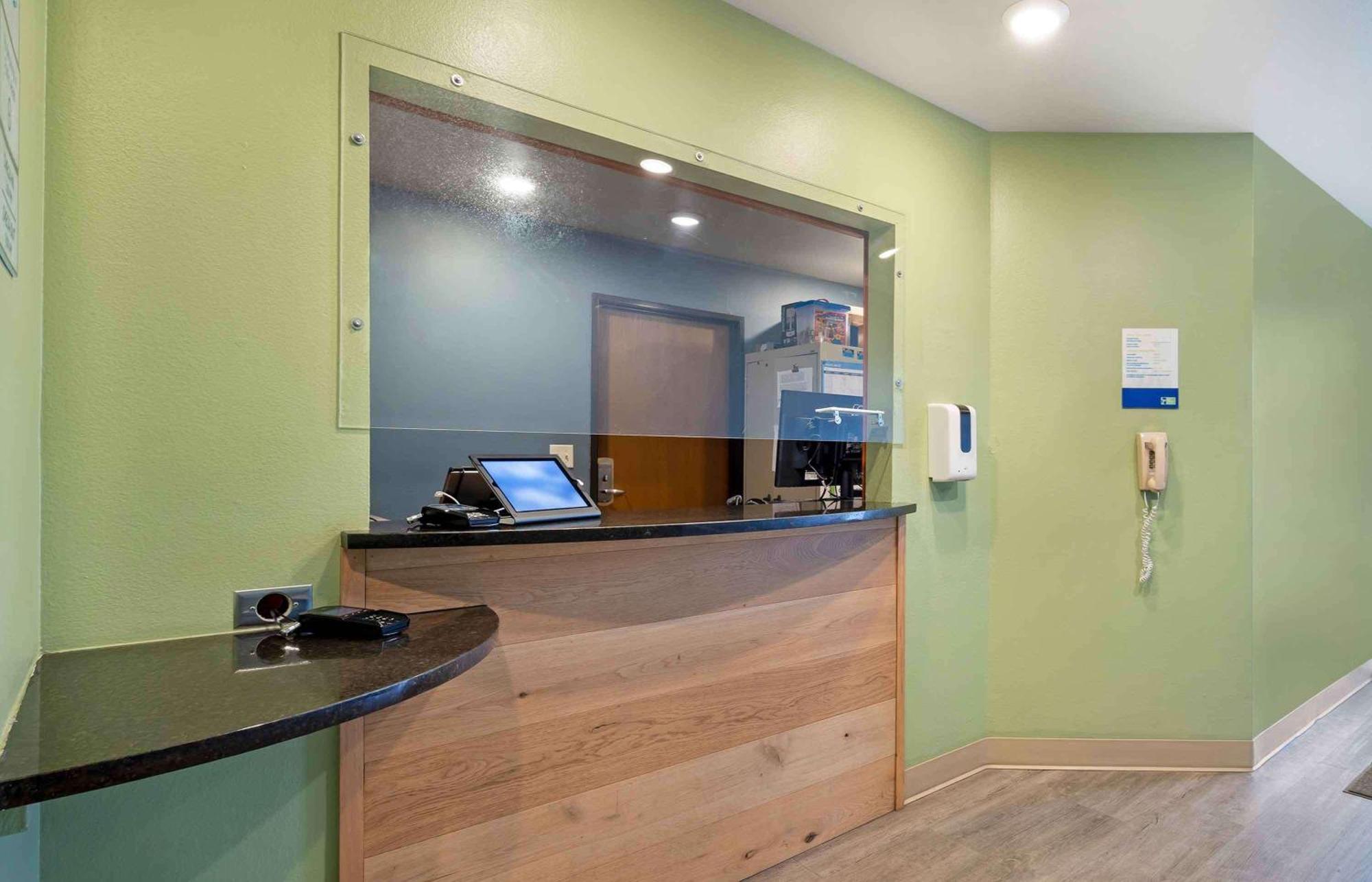 Extended Stay America Select Suites - Wichita - Airport Zewnętrze zdjęcie